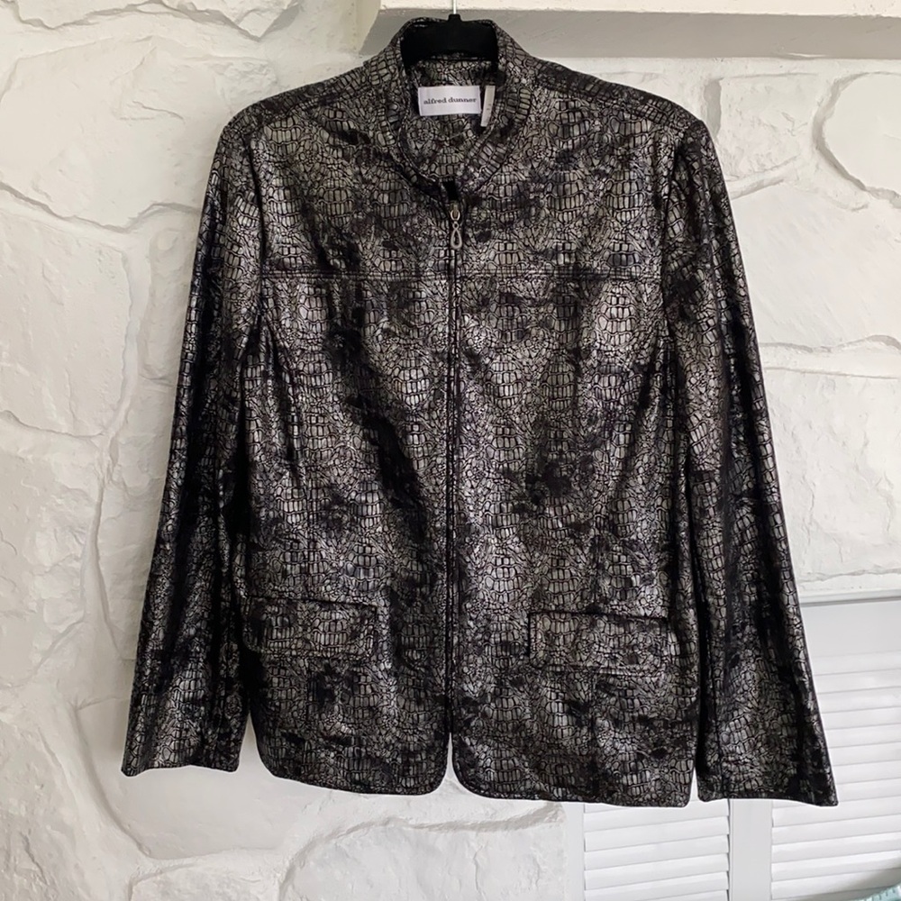 Black crinkle silvery jacket 14 silver black zip front jacket long sleeve